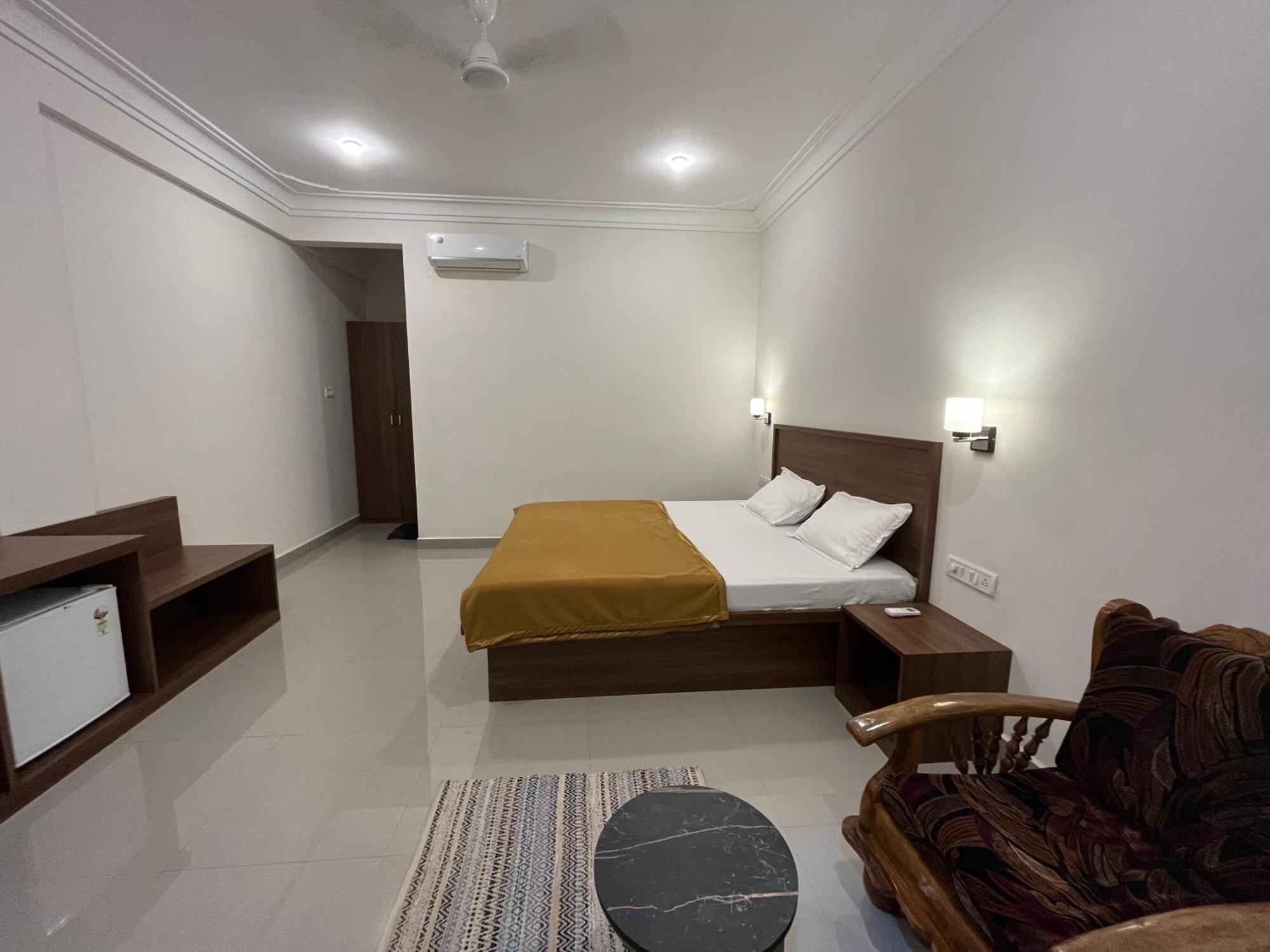 Morjim Sunset Hotel Exterior photo